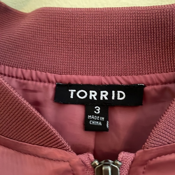 torrid rose pink bomber jacket - Picture 3 of 7